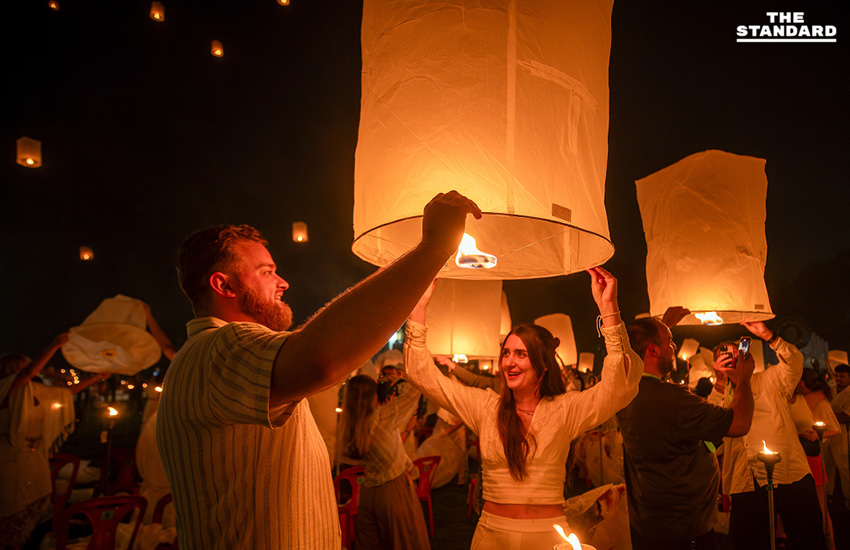 ยี่เป็งล้านนาอินเตอร์เนชั่นแนล 2025 สว่างไสวกลางฟ้าเชียงใหม่ นักท่องเที่ยวร่วมลอยโคมบูชา พระเกตุแก้วจุฬามณี 2