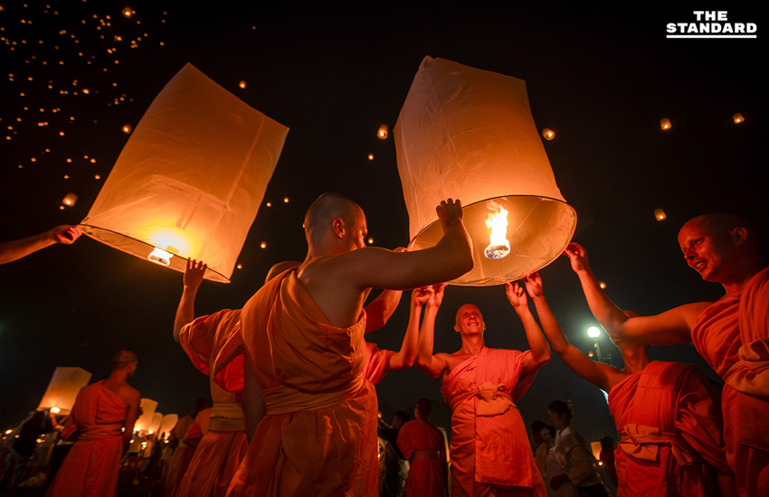 ยี่เป็ง ล้านนาอินเตอร์เนชั่นแนล 2025 สว่างไสวกลางฟ้าเชียงใหม่ นักท่องเที่ยวร่วมลอยโคมบูชา พระเกตุแก้วจุฬามณี 5