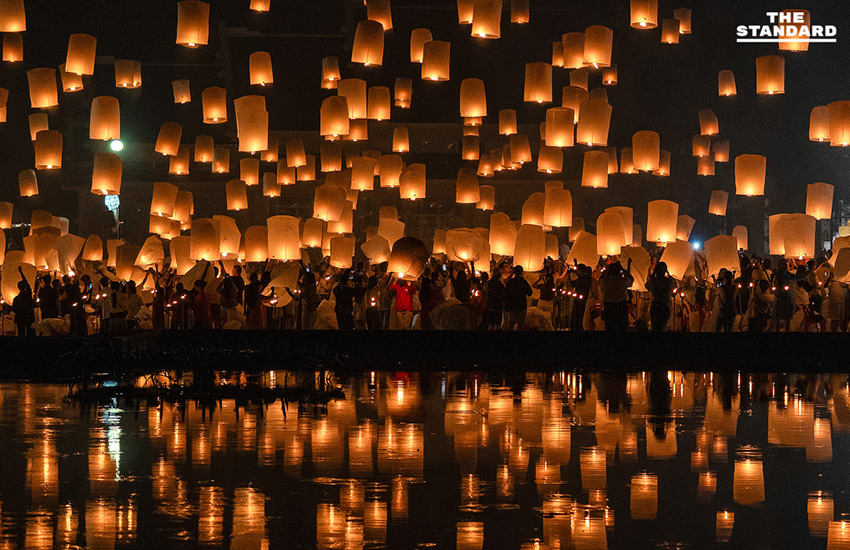 ยี่เป็งล้านนาอินเตอร์เนชั่นแนล 2025 สว่างไสวกลางฟ้าเชียงใหม่ นักท่องเที่ยวร่วมลอยโคมบูชา พระเกตุแก้วจุฬามณี 7