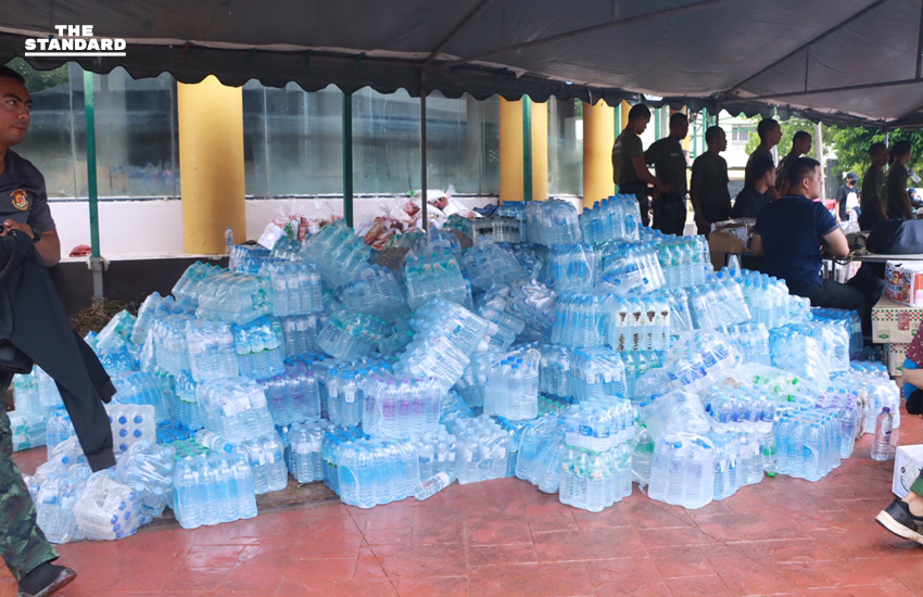 กองทัพภาคที่ 4 จัดตั้งจุดบริการ แจกจ่ายอาหารแห้ง 4 เขต ครอบคลุมทั่วพื้นที่อำเภอหาดใหญ่ 7