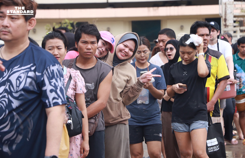 กองทัพภาคที่ 4 จัดตั้งจุดบริการ แจกจ่ายอาหารแห้ง 4 เขต ครอบคลุมทั่วพื้นที่อำเภอหาดใหญ่ 9