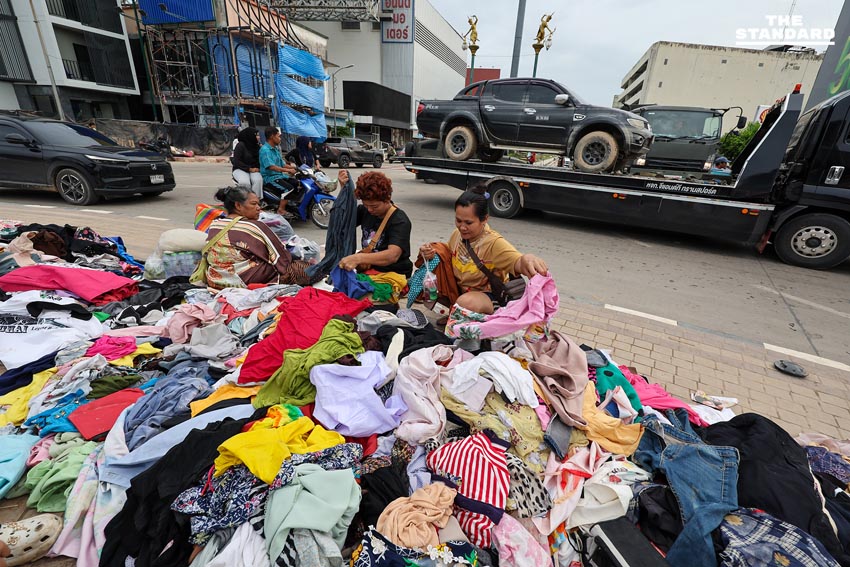 ขยะล้นหลังน้ำลด วิกฤตใหม่ซ้ำเติมชาวบ้าน ขาดน้ำ-ไฟ ทำฟื้นฟูหาดใหญ่ยาก 19