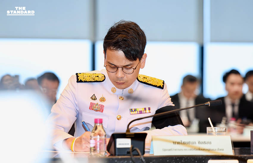 นายกฯ ถก 4 กระทรวง ออกมาตรการช่วยเหลือ-เยียวยาน้ำท่วมใต้ พักหนี้-ลดดอกเบี้ย-ปล่อยสินเชื่อซ่อมบ้าน 0% 4