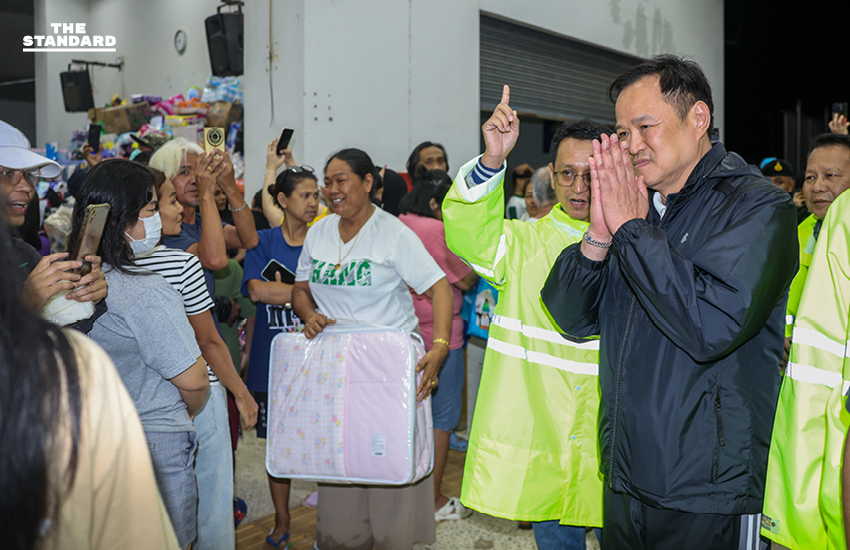 นายกฯ เยี่ยมศูนย์อพยพ ม.อ. เร่งระดมช่วยคนติดค้าง สั่ง ‘มท.-พณ.’ ออกมาตรการช่วยผู้ประกอบการ ก่อนเดินทางกลับ กทม. 3