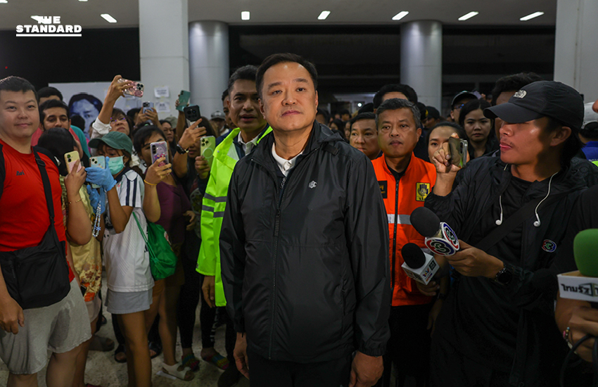 นายกฯ เยี่ยมศูนย์อพยพ ม.อ. เร่งระดมช่วยคนติดค้าง สั่ง ‘มท.-พณ.’ ออกมาตรการช่วยผู้ประกอบการ ก่อนเดินทางกลับ กทม. 9