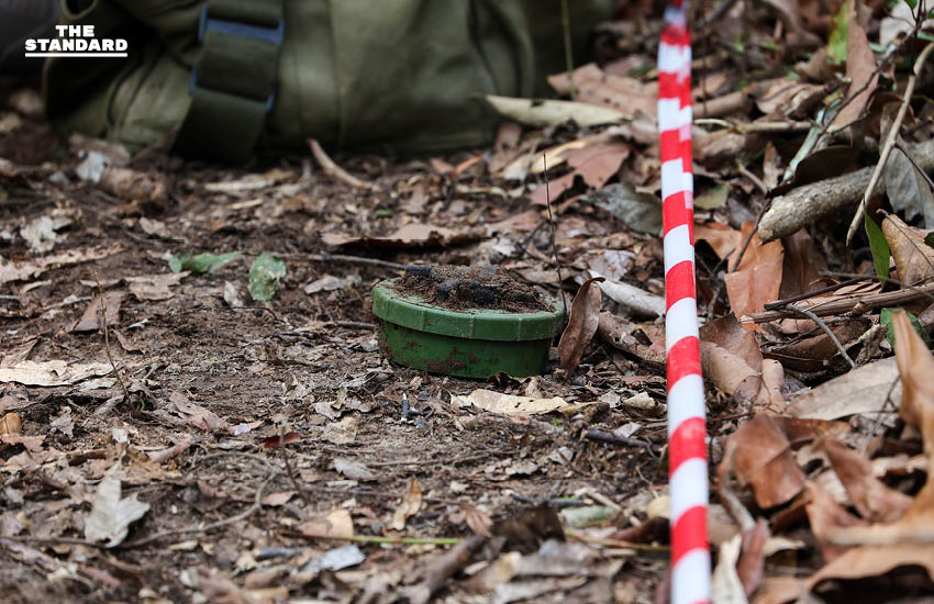 ทุ่นระเบิดที่พบในพื้นที่ชายแดนไทย-กัมพูชา