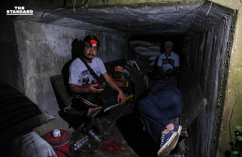 ประชาชนหลบอยู่ภายในบังเกอร์ อำเภอกันทรลักษ์ จังหวัดศรีสะเกษ