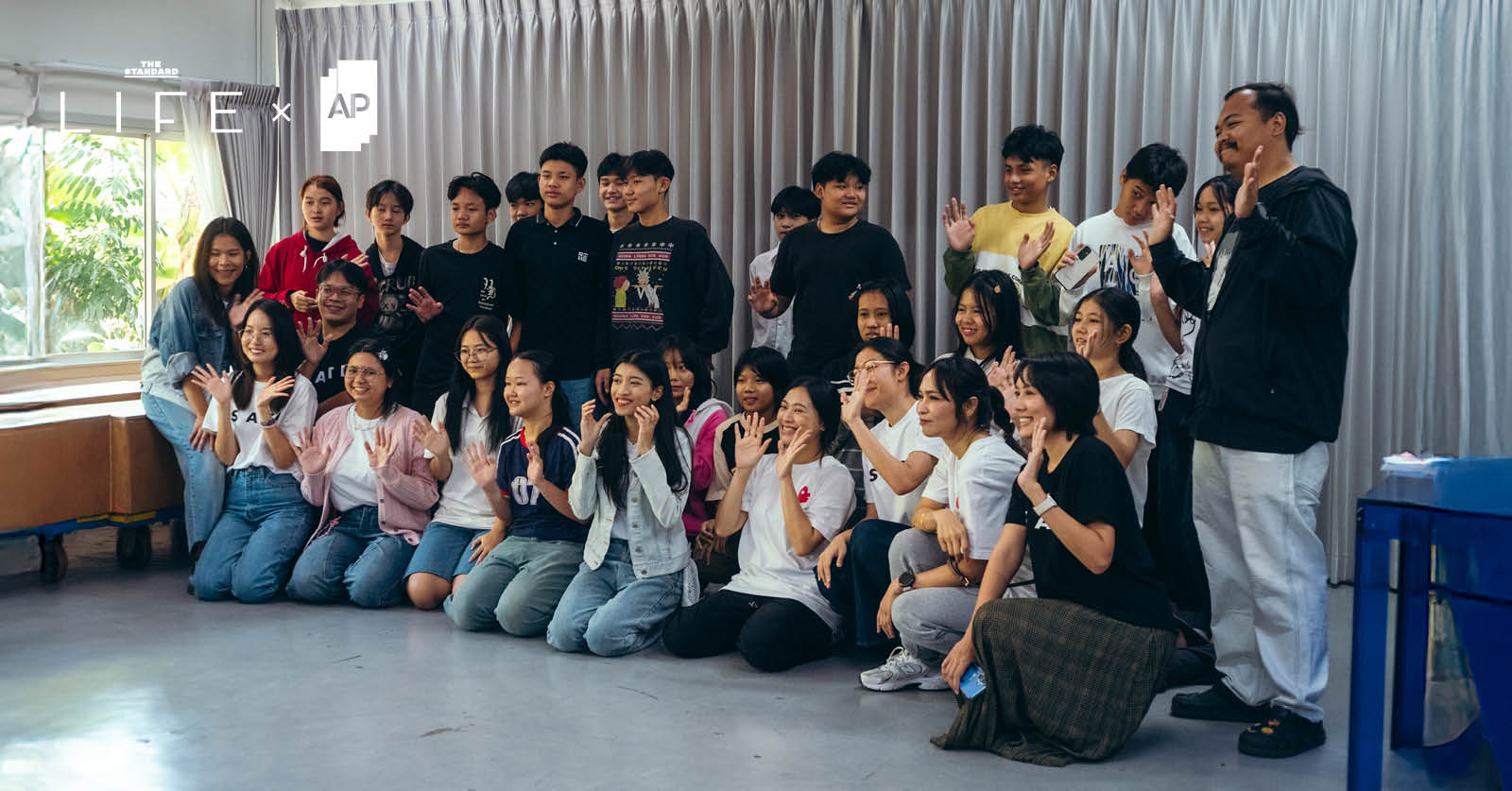 ap-sati-foundation-mobile-photo-workshop-migrant-youth