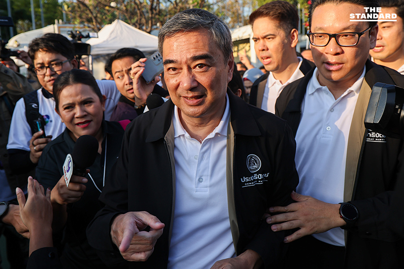 ‘อภิสิทธิ์’ คัมแบ็กนำทัพประชาธิปัตย์ สมัคร สส. กทม. 33 เขต ชู คนรุ่นใหม่-นโยบายตอบโจทย์เมือง มั่นใจกระแสพรรคฟื้นตัว ยันไม่มีใครผูกขาดพื้นที่ 1