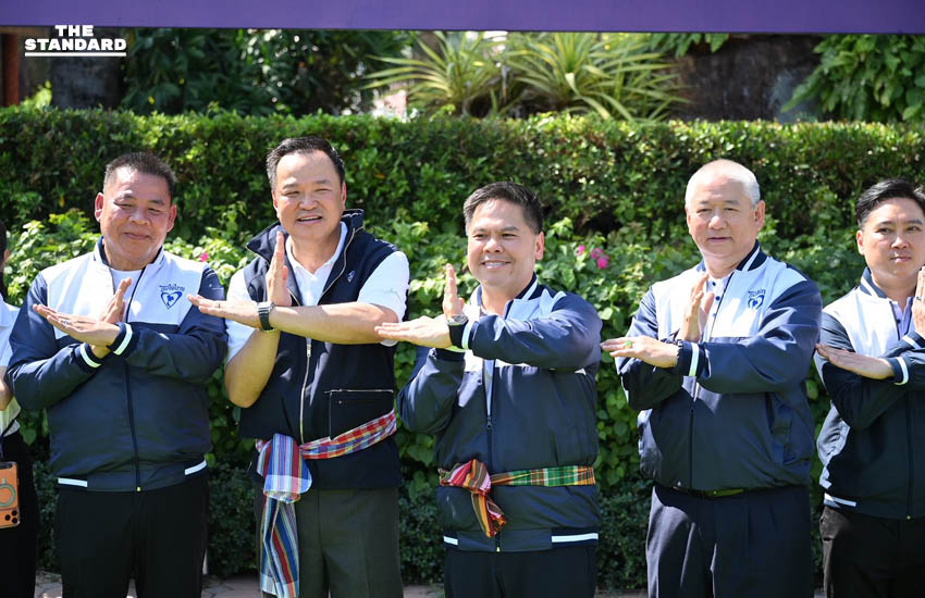 อนุทินไหว้ อนุสาวรีย์บรรหาร เปิด ที่ทำการภูมิใจไทย สาขาสุพรรณบุรี ขออย่ามองอื่นไกลสาแหรกเดียวกัน ยกปาร์ตี้ลิสต์เบอร์ 3 ให้ วราวุธ 2