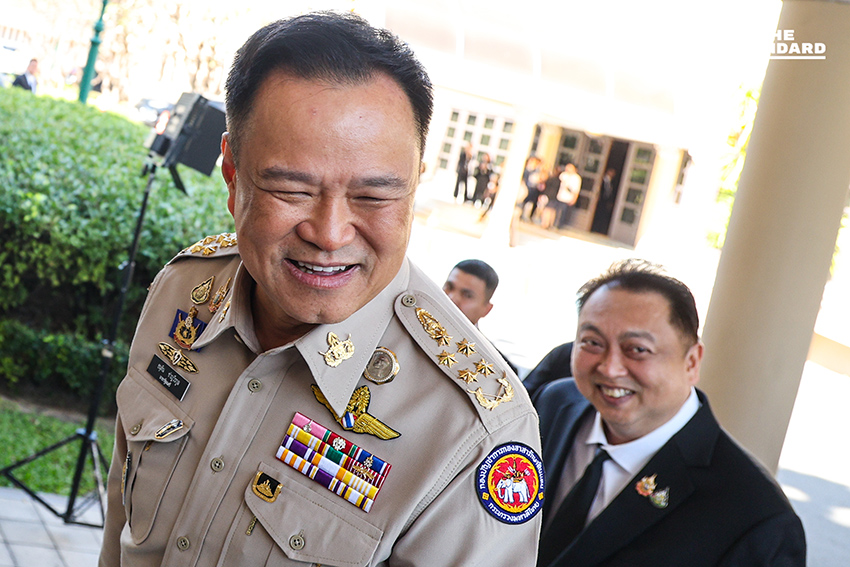 อนุทินสั่งผู้ว่าทั่วประเทศคุมเข้มฝุ่น **PM2.5** ชี้ปีที่แล้วลดได้เยอะ ย้ำพร้อมบูรณาการทุกหน่วยงาน ถ้าจำเป็นก็ต้อง **Work From Home** 4