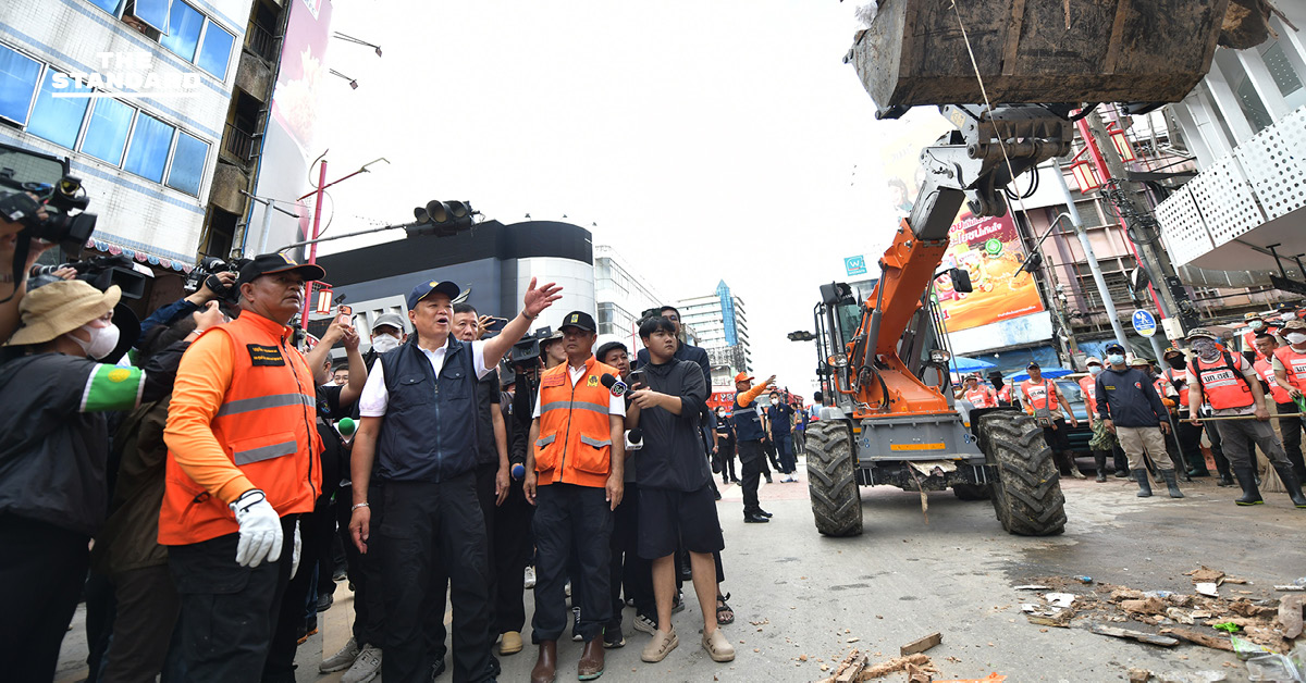 อนุทินพบประชาชน-สำรวจความเสียหายน้ำท่วมสตูล รับเป็นความผิดรัฐบาล ลุยแก้น้ำท่วมซ้ำซาก