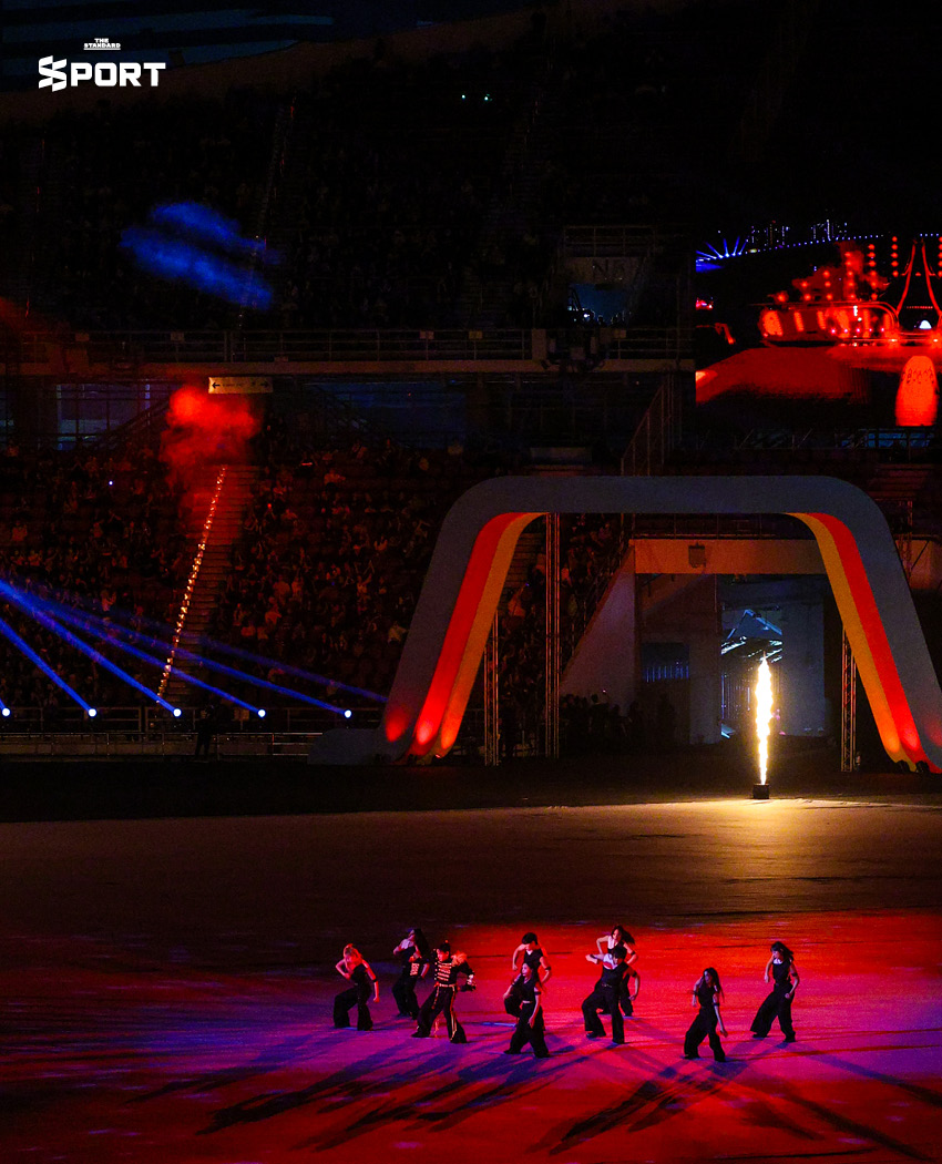 BAMBAM จุดไฟให้ ราชมัง โชว์เพลง Wheels Up ในพิธีเปิด ซีเกมส์ 2025 3