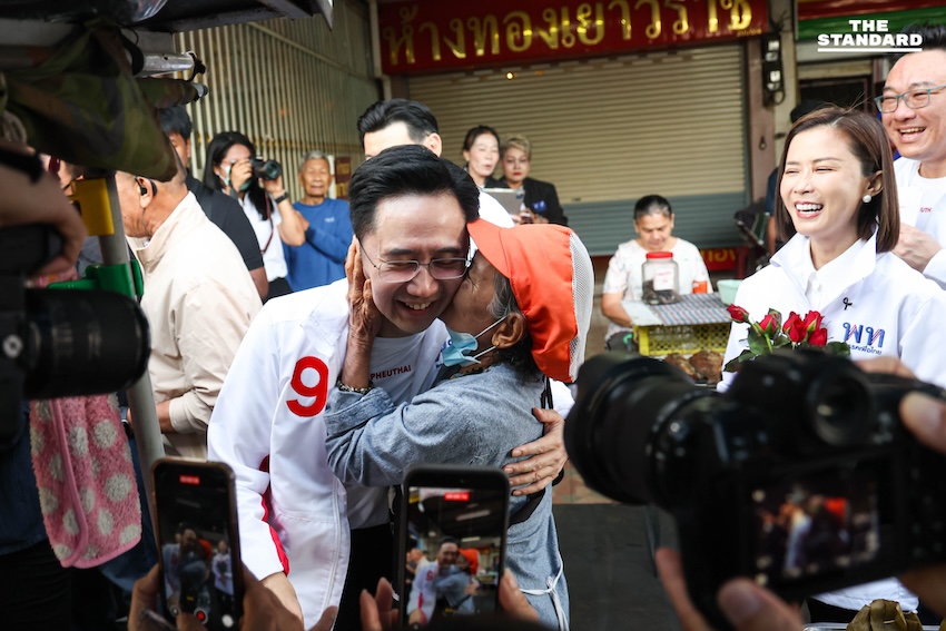 ลุยหาเสียง ‘ยศชนัน-จุลพันธ์’ ควงผู้สมัครเพื่อไทย กทม. เดินตลาดวัดเกาะ สายไหม รับฟังปัญหาปากท้อง สื่อสารนโยบายเศรษฐกิจ 7