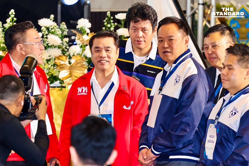 แคนดิเดตนายกฯ ‘ภูมิใจไทย-เพื่อไทย’ ล้อมวงพูดคุย ก่อนจับเบอร์พรรค 4