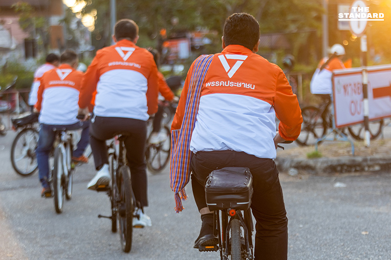 ‘ชัยธวัช’ นำทีมพรรคประชาชน ปั่นจักรยานสมัคร สส. เชียงใหม่ 10 เขต ชูธงขจัดทุนเทา-กวาดที่นั่งภาคเหนือ 5