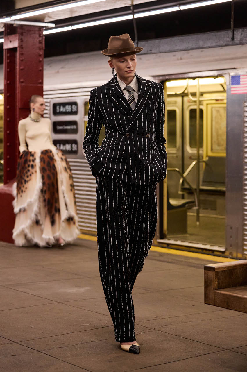 CHANEL MÉTIERS D’ART 2025/26 แฟชั่นโชว์ ณ Bowery Station ของ มหานครนิวยอร์ก 2