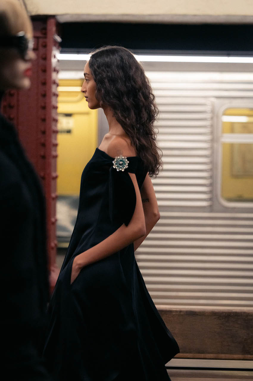 CHANEL MÉTIERS D’ART 2025/26 แฟชั่นโชว์ ณ Bowery Station ของ มหานครนิวยอร์ก 6