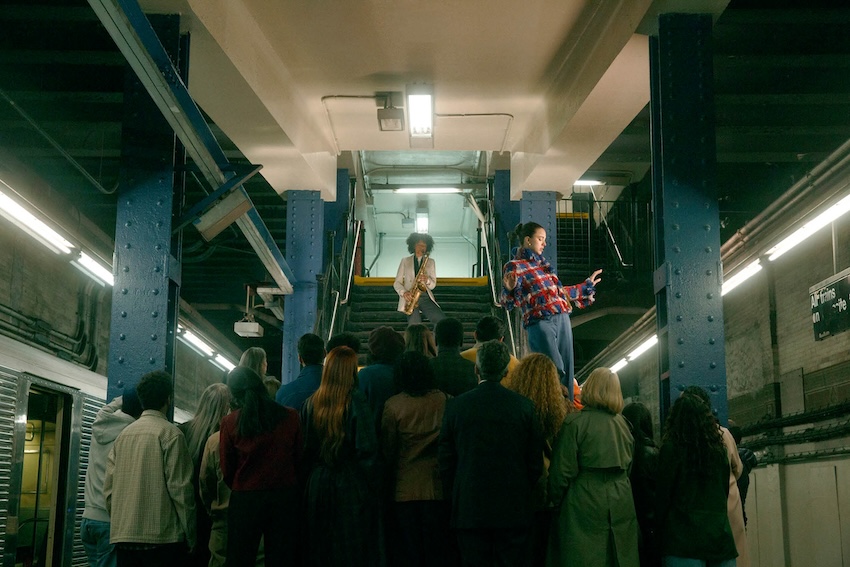 CHANEL IN NEW YORK ภาพเบื้องหลังหนังสั้นของ Michel Gondry สำหรับคอลเล็กชัน Métiers dArt 2025/26 5