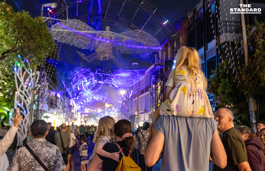 เชียงใหม่คึกคัก นักท่องเที่ยวแน่นคลองแม่ข่า-ท่าแพ ส่งท้ายปีเก่าต้อนรับปีใหม่ 2569 4