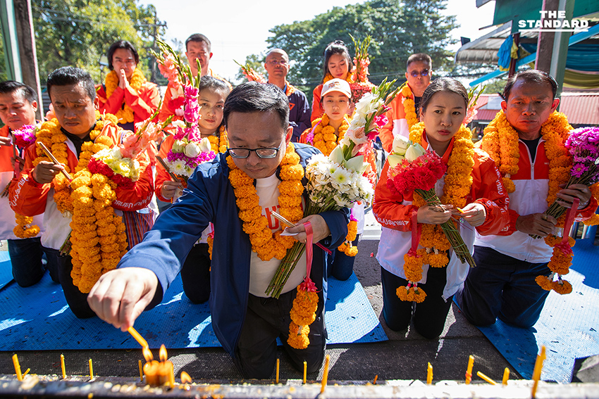เชียงใหม่คึกคักหลังรับสมัคร สส. ‘ประชาชน-กล้าธรรม’ สักการะ ครูบาศรีวิชัย ชัยธวัช นำทัพช่วยลูกทีมเขต 8 3