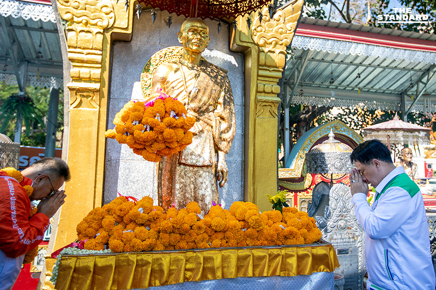 เชียงใหม่คึกคักหลังรับสมัคร สส. ‘ประชาชน-กล้าธรรม’ สักการะ ครูบาศรีวิชัย ชัยธวัช นำทัพช่วยลูกทีมเขต 8 5