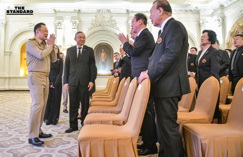 สถานทูตจีน และ องค์กรจีนในไทย มอบ 30 ล้านบาท เยียวยาผู้ประสบภัยน้ำท่วมภาคใต้ ด้าน นายกฯ ย้ำเงินช่วยเหลือต้องรวดเร็วโปร่งใสเป็นธรรม</p></blockquote> <p> 6