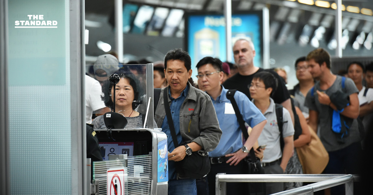 กพท. เผยปริมาณการเดินทางทางอากาศฟื้นตัวเทียบเท่าช่วงก่อนโควิด-19 พร้อมผนึกสายการบินลดค่าโดยสาร 30% รองรับการเดินทางช่วงเทศกาลปีใหม่ 2569