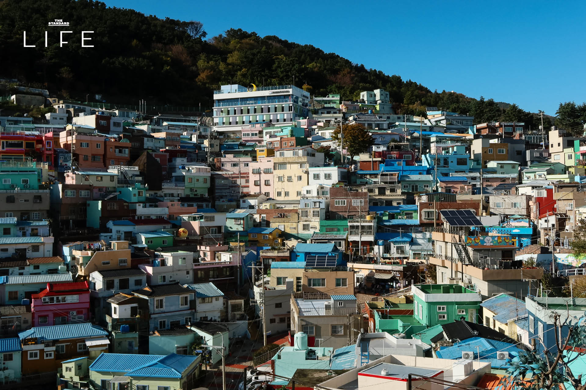 ภาพหมู่บ้านวัฒนธรรมคัมชอนที่มองเห็นจากมุมสูง