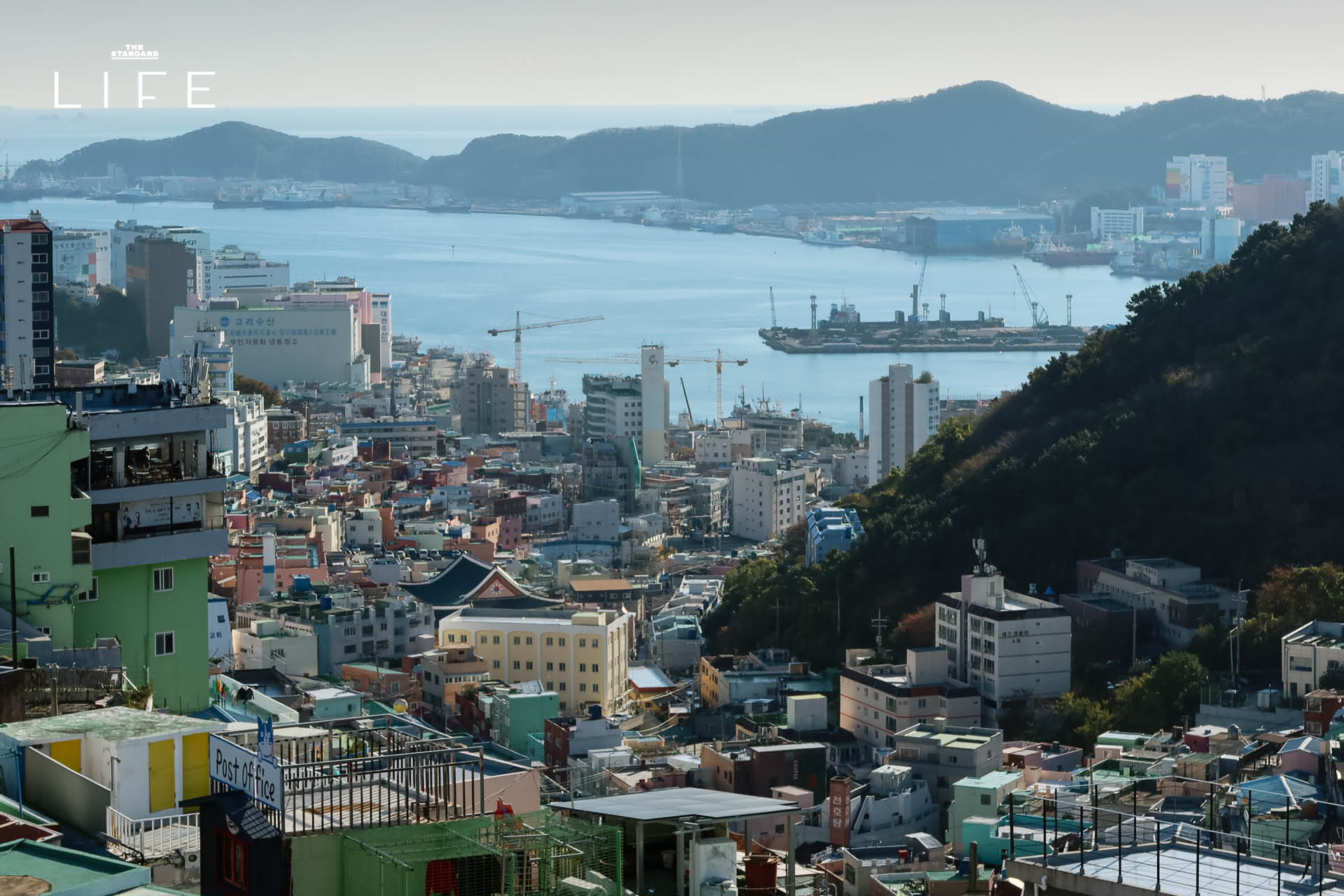 ภาพหมู่บ้านวัฒนธรรมคัมชอนที่มองเห็นจากมุมสูง