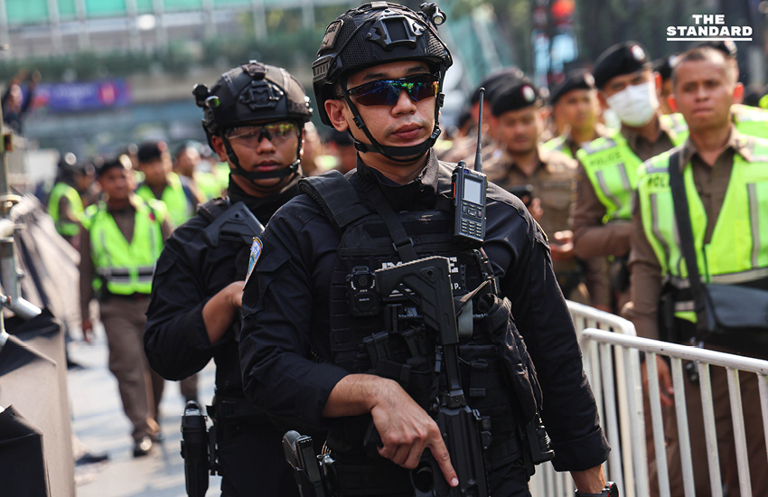 รอง ผบ.ตร. ปล่อยแถวระดมพล 1 หมื่นนาย คุมเข้มเคาท์ดาวน์ทั่วกรุงฯ 4