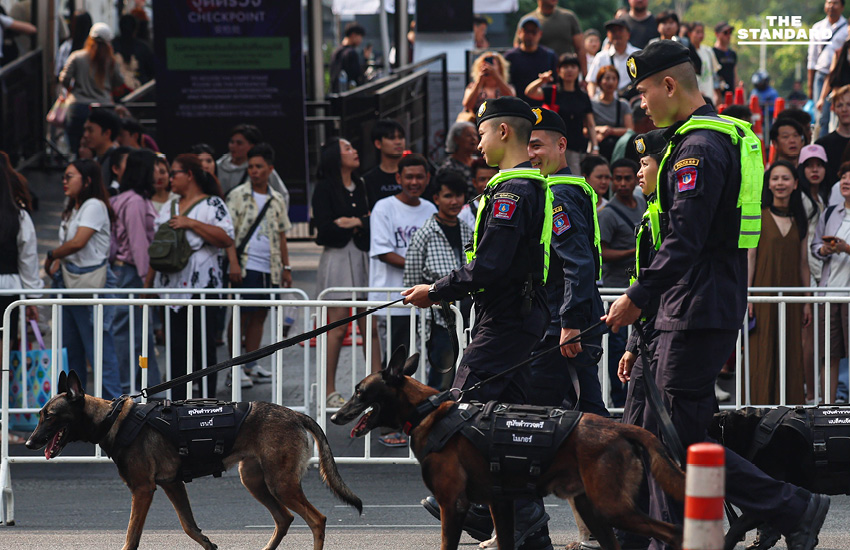 รอง ผบ.ตร. ปล่อยแถวระดมพล 1 หมื่นนาย คุมเข้มเคาท์ดาวน์ทั่วกรุงฯ 5