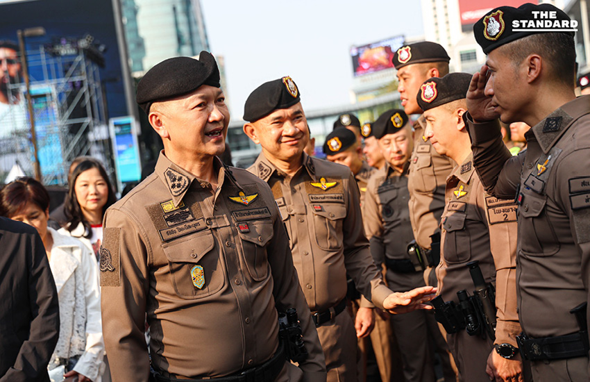 รอง ผบ.ตร. ปล่อยแถวระดมพล 1 หมื่นนาย คุมเข้มเคาท์ดาวน์ทั่วกรุงฯ 8