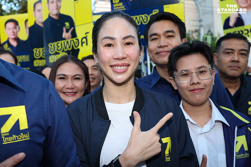 ดร.เอ้-คุณหญิงกัลยา นำไทยก้าวใหม่ นั่งรถเมล์ EV สมัคร สส. กทม. ครบ 33 เขต ชูนโยบายสร้างทุนมนุษย์ 2