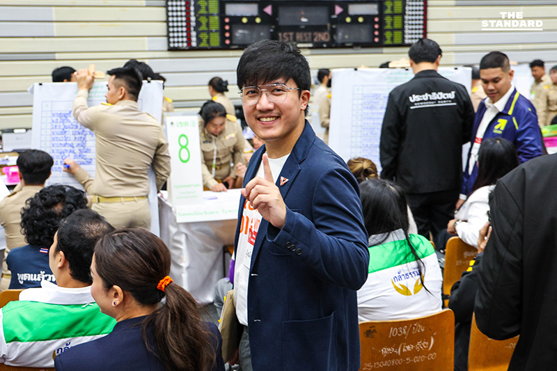 จับเบอร์ สส. กทม. คึกคัก ยอดผู้สมัคร 446 รายชิง 33 เขต แข่งเดือดสูงสุด 16 คนต่อเขต กองเชียร์เฮลั่นติดเบอร์ลุยหาเสียงทันที 15