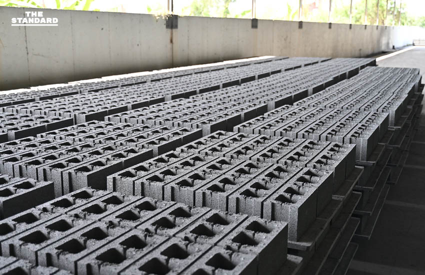 รมช.อุตสาหกรรม ผนึก DSI บุกทลาย โรงงานคอนกรีตอยุธยา สั่งฟันไม่เลี้ยง ฐานเมินกฎหมาย-ปล่อยฝุ่นพิษ 3