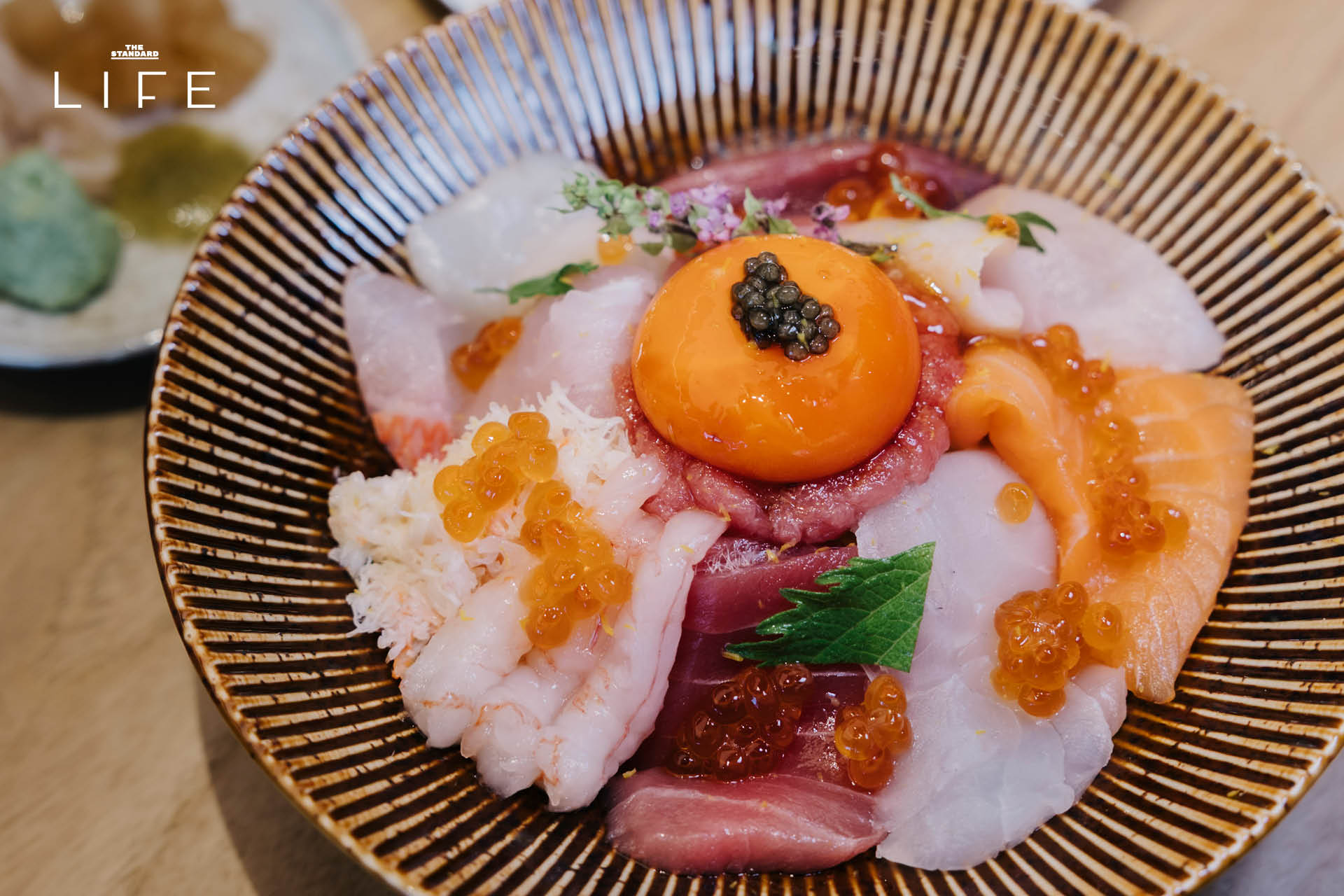 แฮนด์โรลพร้อมจิบสาเกริมแม่น้ำเจ้าพระยา Maison Roru ICONSIAM 2