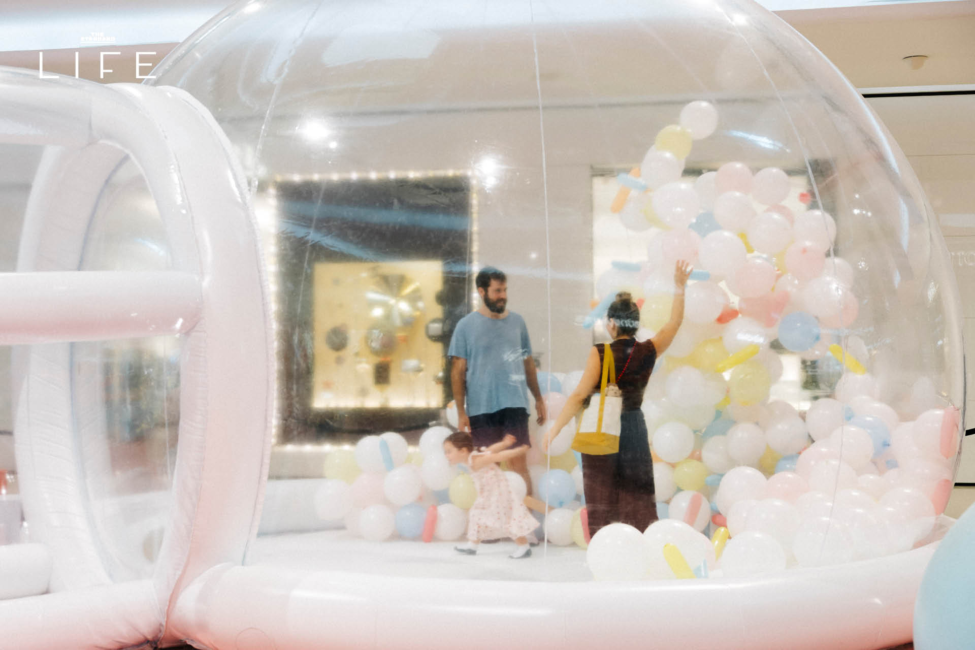 พามาคุยกับ Fla และ Boo ผู้สร้างคาแรคเตอร์หน้านิ่งที่กำลังมาสร้างร้อยยิ้มที่ Central Embassy 7