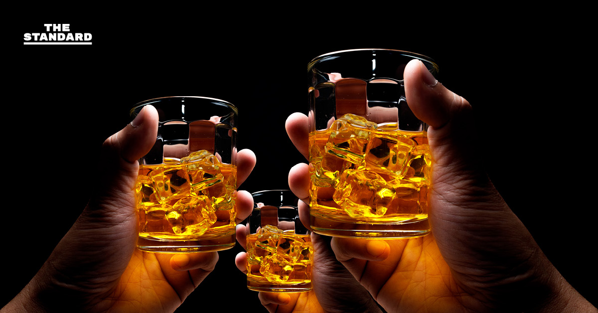 ราชกิจจานุเบกษา ปลดล็อกขายเครื่องดื่มแอลกอฮอล์ ช่วงเวลา 14.00-17.00 น. พร้อมขยายเวลานั่งดื่มในร้านต่อ 1 ชม.