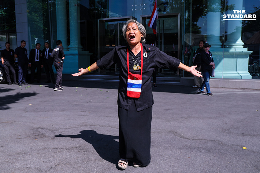 กลุ่ม ศปปส. บุกภูมิใจไทย ให้กำลังใจนายกฯ ขอช่วยพิทักษ์รักษาอธิปไตยไทยจากการรุกรานกัมพูชา 3