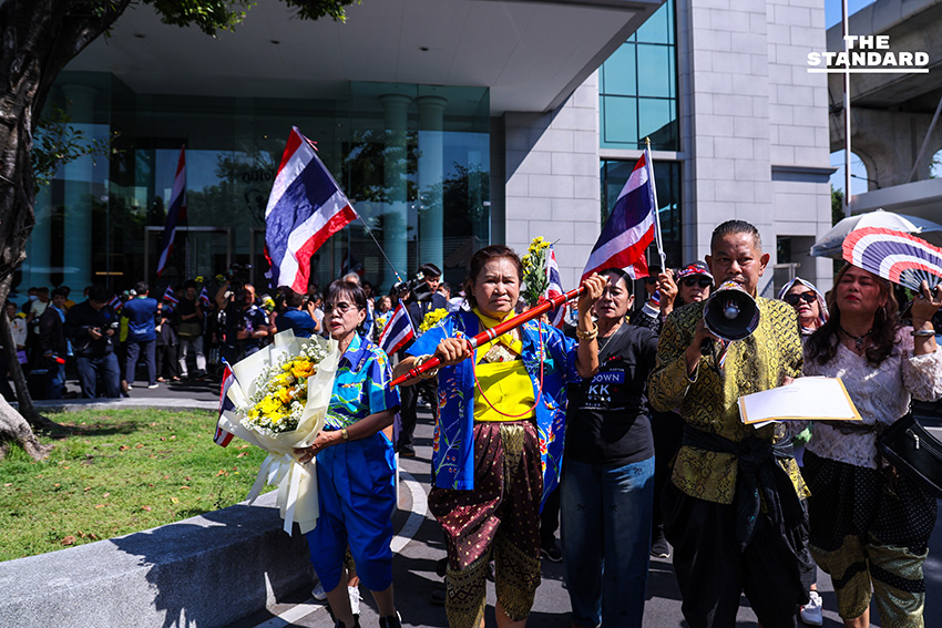 กลุ่ม ศปปส. บุกภูมิใจไทย ให้กำลังใจนายกฯ ขอช่วยพิทักษ์รักษาอธิปไตยไทยจากการรุกรานกัมพูชา 5