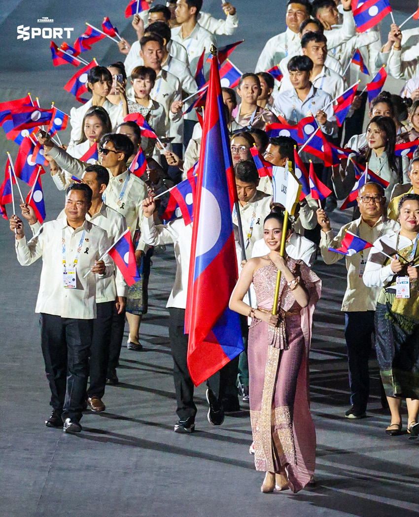 พระบาทสมเด็จพระเจ้าอยู่หัว และสมเด็จพระนางเจ้าฯ พระบรมราชินี เสด็จพระราชดำเนินทรงเป็นองค์ประธานในพิธีเปิดมหกรรมกีฬาซีเกมส์ 2025 7