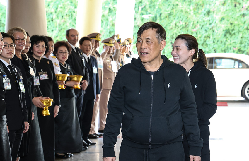 พระบาทสมเด็จพระเจ้าอยู่หัว และสมเด็จพระนางเจ้าฯ พระบรมราชินี เสด็จพระราชทานรางวัล “ภูเก็ตคิงส์คัพรีกัตต้า” ครั้งที่ 37 1