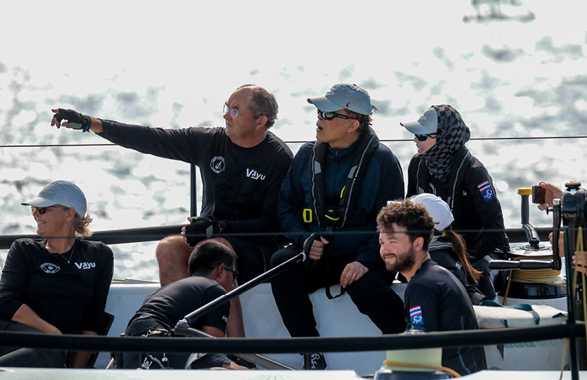 พระบาทสมเด็จพระเจ้าอยู่หัว และสมเด็จพระนางเจ้าฯ พระบรมราชินี เสด็จพระราชทานรางวัล “ภูเก็ตคิงส์คัพรีกัตต้า” ครั้งที่ 37 5