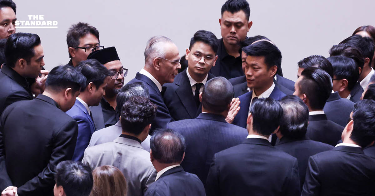 1 ชั่วโมงสุดท้ายก่อนยุบสภา สส.-สว. ต่างเสนอญัตติด่วนให้รัฐบาลเริ่มออกเสียงประชามติครั้งแรก