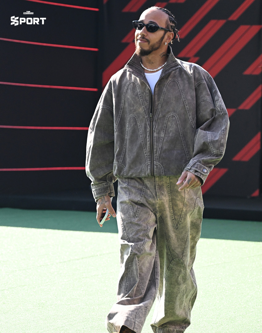 Lewis Hamilton กับแฟชั่นตอนเดินเข้า paddock ปี 2025 7