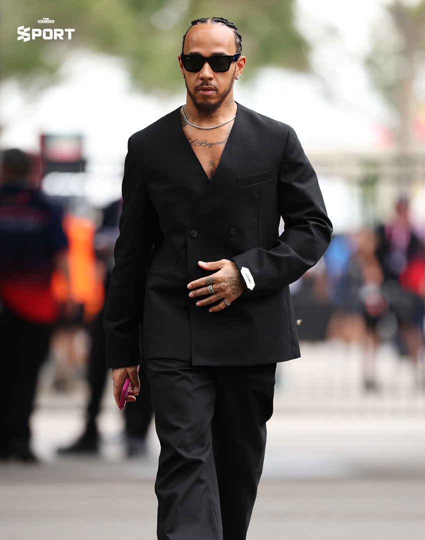 Lewis Hamilton กับแฟชั่นตอนเดินเข้า paddock ปี 2025 8