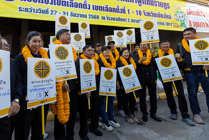 รับสมัคร สส. เชียงใหม่วันแรกคึกคัก ‘ประชาชน-เพื่อไทย’ จัดทัพใหญ่ชน ‘กล้าธรรม’ 14