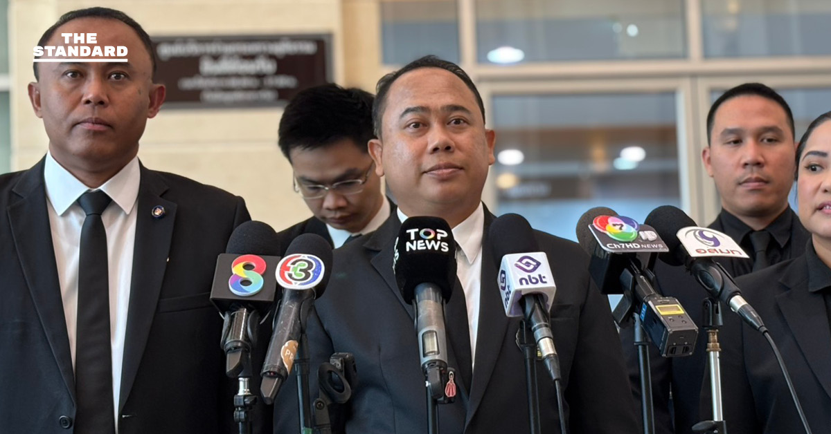 Based on the Khaosod/Thairath spacing rule (add a space before proper nouns that follow a verb), this headline does not require any changes. There are no instances where a verb is immediately followed by a proper noun in a way that necessitates adding a space. The headline remains: ผู้ช่วยเลขาฯ ป.ป.ช. เดินหน้าตรวจสอบกลุ่มคนนอกคดีคุก VIP เผยมีอำนาจเรียกไต่สวนเพิ่มได้เอง