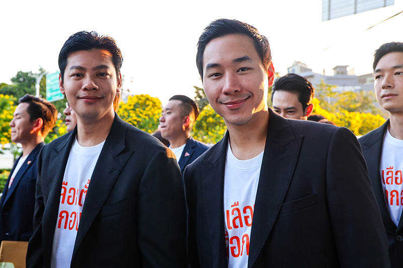 ‘ณัฐพงษ์’ นำทัพพรรคประชาชน สมัคร สส. กทม. 33 เขต ชูยุทธศาสตร์ขจัดทุนเทา-บริหารมืออาชีพ มั่นใจแลนด์สไลด์เมืองหลวง 4